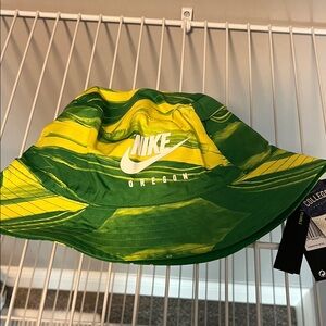 NWT * Nike Oregon Ducks Green and Yellow Bucket Hat Size M/L